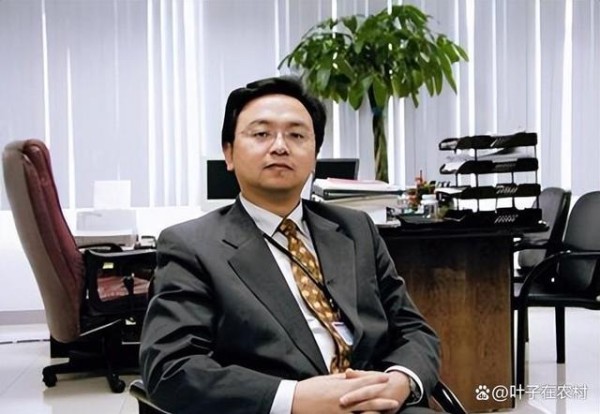 她竟是王传福的配偶，怪不得干啥都能致富，娶个贤良妻子太重要了-有驾