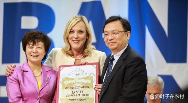 她竟是王传福的配偶，怪不得干啥都能致富，娶个贤良妻子太重要了-有驾