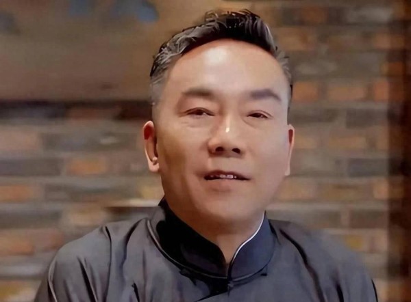 正妻与情妇共居共用，私生子也一并带回家？杨议隐瞒五年风光尽失