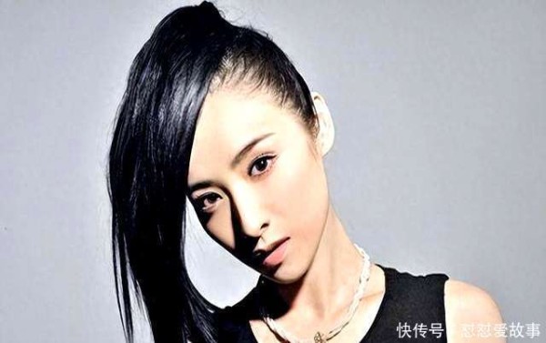 11年前举报张艺谋超生的何珺，如今怎样了，现状令人唏嘘