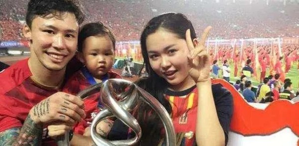 上港太太团，张琳芃妻子老师，徐新模特，颜骏凌白富美，武磊意外
