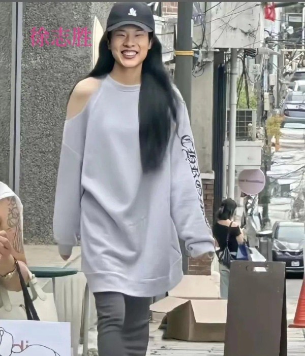 鹿晗好友王勉被拍恋爱易梦玲，千万年收入背后隐藏啥秘密