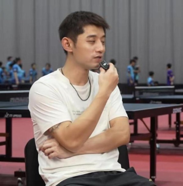 张继科给樊振东<a target=