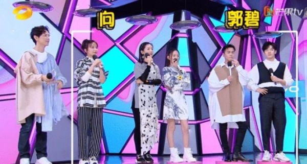 当165cm的陈乔恩碰上166cm的谢娜，谁谎报身高一览无遗！
