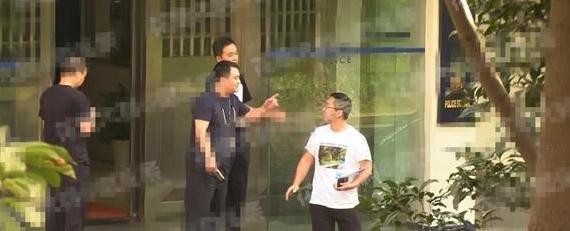 卓伟爆料张雨绮前夫现身派出所，目的不纯，现在房子已被转租