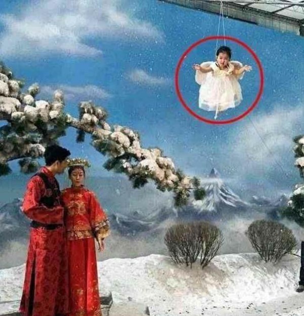女明星吊威亚都要找替身，小小的阿拉蕾为给弟弟赚钱全是自己上！