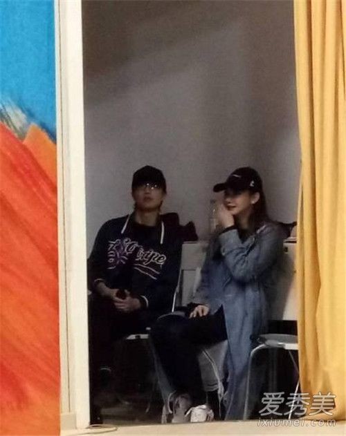 偶遇戚薇许嵩怎么回事？戚薇和许嵩怎么认识的两人什么关系揭秘