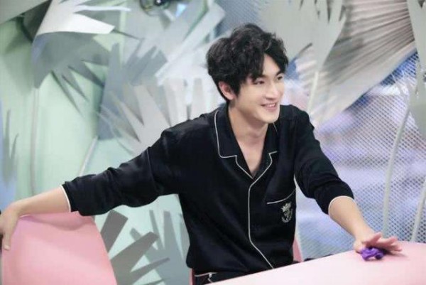 东北明星承包了娱乐圈的笑点，个个是搞笑担当，雷佳音C位服吗？