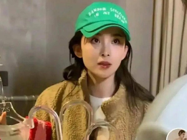 赵樱子为什么和原来长的不一样了
