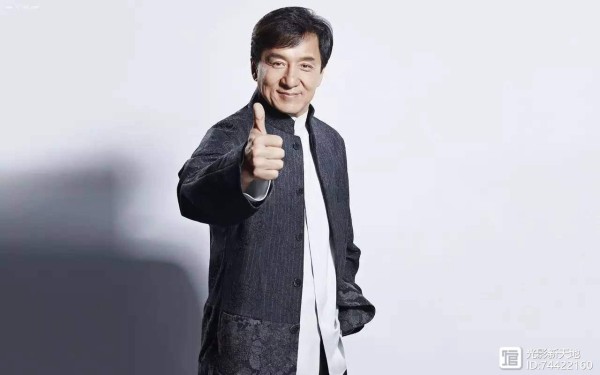 香港男星被困邮轮，和4名肺炎患者同船，仍不戴口罩发自拍