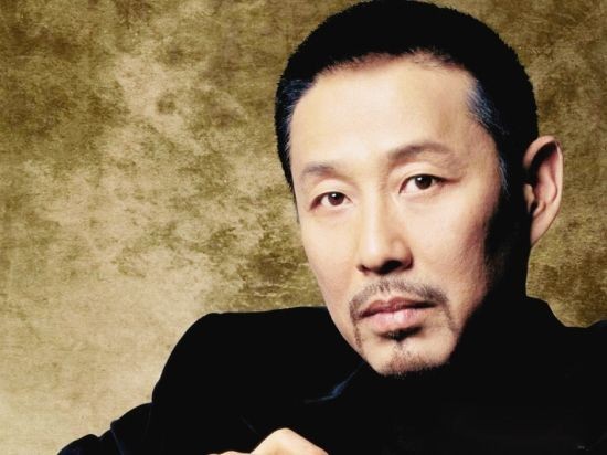 演员陈道明结过几次婚有几任妻子?陈道明与左小青的关系在一起过?