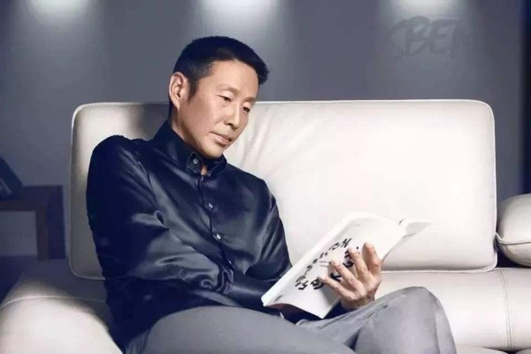 演员陈道明结过几次婚有几任妻子?陈道明与左小青的关系在一起过?