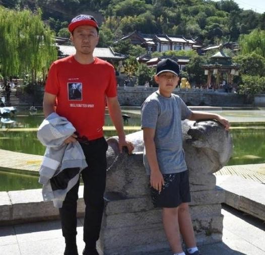有一种整容叫石头长大了，近照曝光后，石头哥哥变“霸道总裁”！