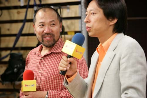 新闻发布会现场：搜狐董事局主席张朝阳与王勇峰
