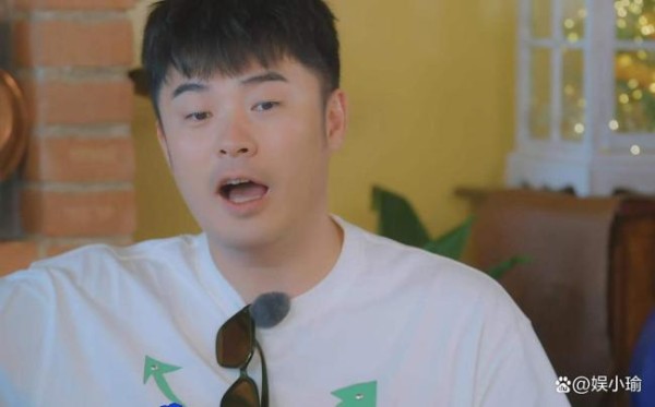 欧阳娣娣给刘宇宁夸成翘嘴了 综艺里的中英夹杂引争议