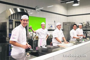 弃擢升少校机会新加坡前华人军官圆厨师梦(图)