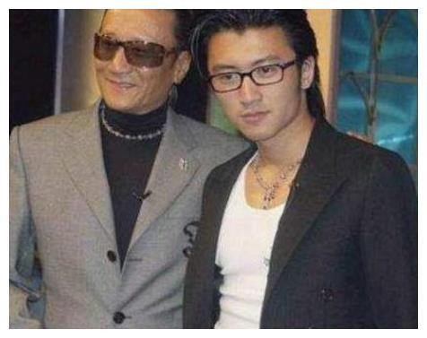 明星中他们竟然是父子关系，网友：藏的够深，最后一对父子万万没