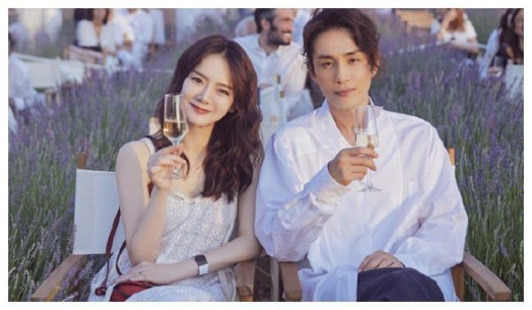 4对“跨国恋”的明星夫妻,戚薇李承炫上榜,最后一对都是学霸