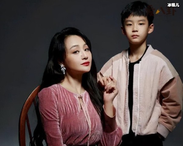 曹颖儿子王梓涵好帅啊