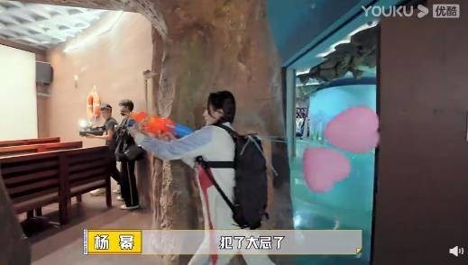 听到<a style='color:#f10404;' href='https://www.mingxing.cc/tags-3211.html ' target='_blank'>沈腾</a>的吐槽，<a style='color:#f10404;' href='https://www.mingxing.cc/tags-274.html ' target='_blank'>杨幂</a>来麻花家族找<a style='color:#f10404;' href='https://www.mingxing.cc/tags-3211.html ' target='_blank'>沈腾</a>算账了！