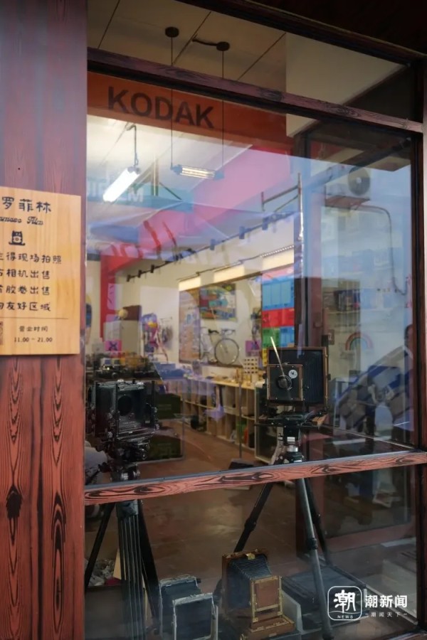 突然爆火！一张撕拉片被炒到400元 很多明星都在晒
