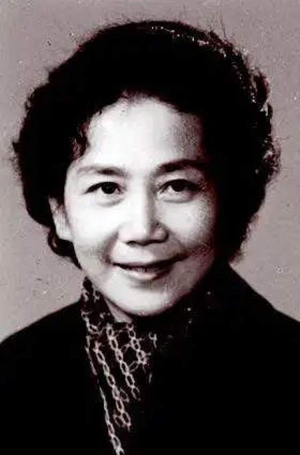 与赵丹关系很好的女演员