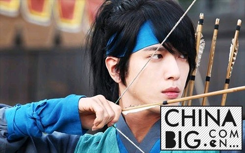 CNBLUE郑容和在韩国名声不好吗？郑容拒绝参加继承者系FNC打压？