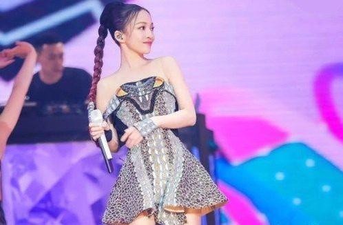 父母有“穷病”的5位女星：鬼鬼毛晓彤上榜，她让人泪目