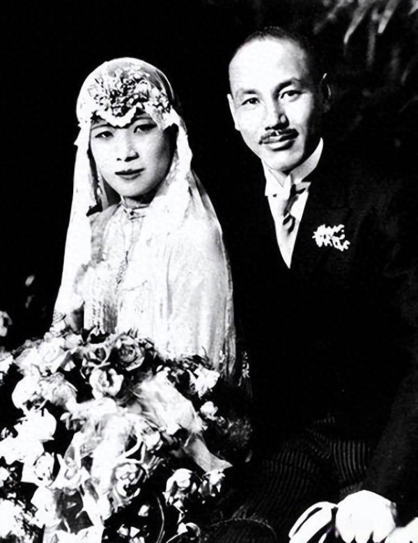 宋美龄与蒋经国斗了51年，临终却说即使我有孩子也不会和经国一样