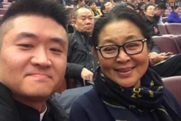 倪萍曝娱乐圈内幕
