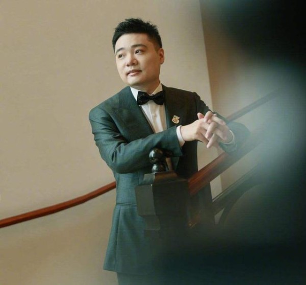 开启度假模式！丁俊晖与富二代娇妻甜蜜合照，绯闻女友40岁仍单身