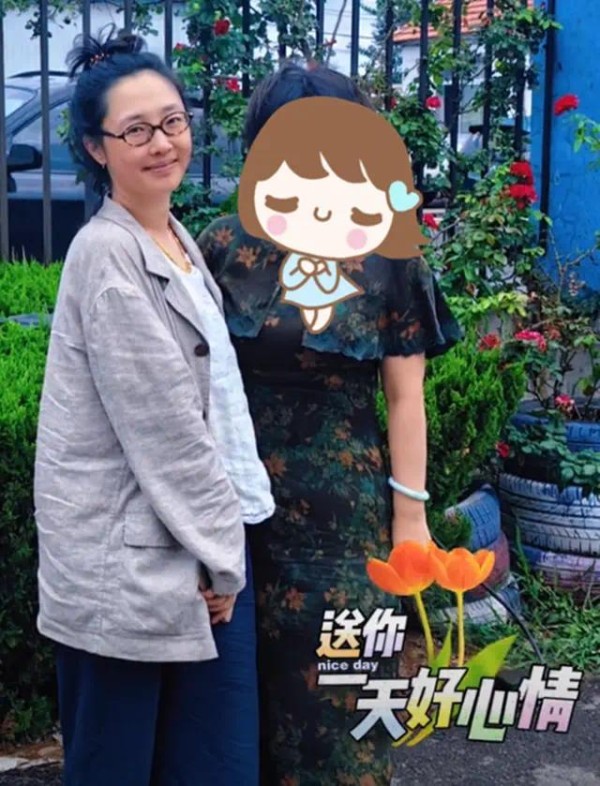 白百何回山东老家，171高个衣服皱皱巴巴，素颜眉毛好淡不像41