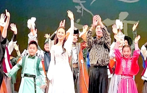明星带孩子进入公共视野：风险与收益