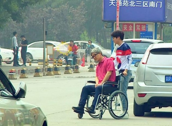 乔装求助的李锐与邵明明