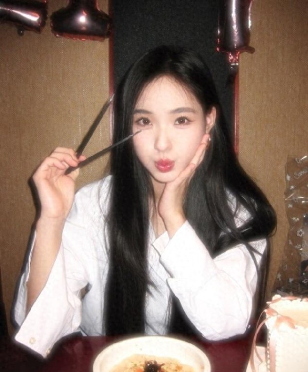 小S女儿17岁了！母女同框似姐妹，未来星途引猜测