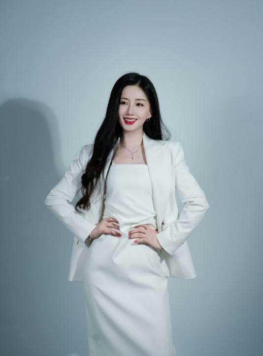 陈欣予的经纪人丨“多面才女的演艺之路”