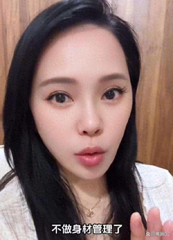 伊能静婆媳相处大不同？婆婆接机全程拉着孙女不放手