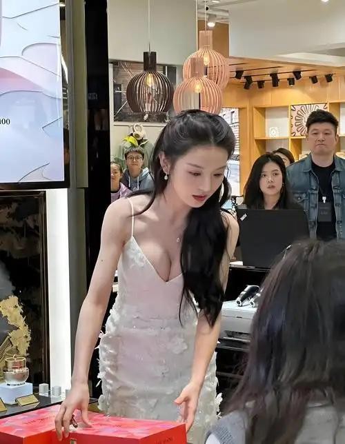 田曦薇虞书欣 女明星之间的友情