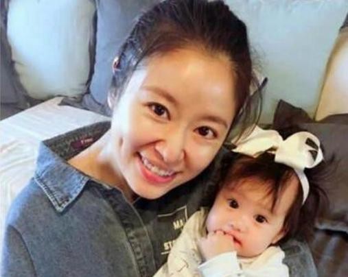 看林心如的婆婆, 再看杨颖的婆婆, 差别待遇霍建华都看不下去了!