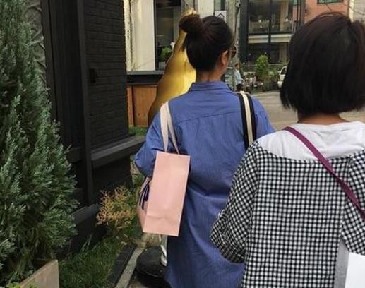 看林心如的婆婆, 再看杨颖的婆婆, 差别待遇霍建华都看不下去了!