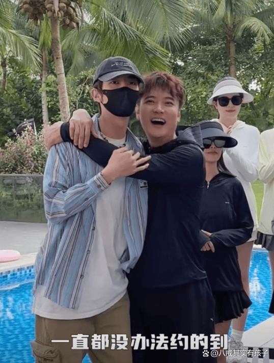 TVB前花旦儿子现身继父直播间！自豪：我家大明星回来了