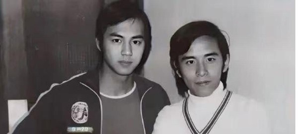 香港两大男星因旧事多年不见面，一方突然发声疑似示好，娱乐圈老友变陌路引热议