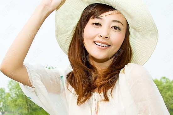 明星仿赫本造型 萧蔷惨烈吓坏网友