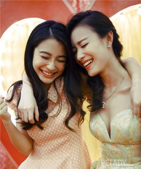 同样拥有一头黑色长发