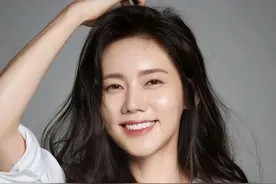 韩国演员秋瓷炫嫁给中国籍丈夫,婚后育有一子,如今过得幸福美满图片