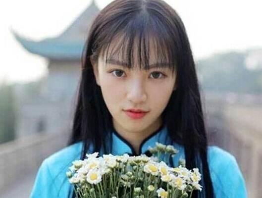 武大校花黄灿灿与张振分手？ 事情简单但过程太复杂
