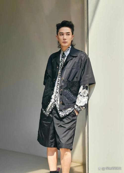 李承铉被问夫妻和谐秘诀脸红，戚薇巧妙回应引热议