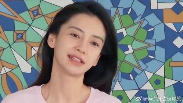 baby的脸自带全妆 素颜依旧美翻全场,反观白鹿素颜遭碾压!