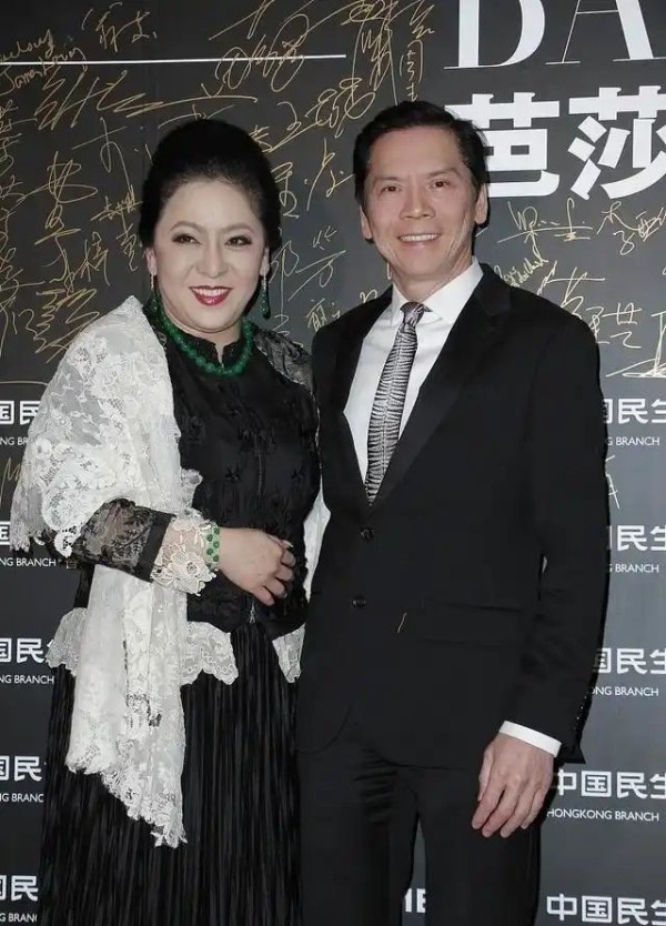向太爆娱乐圈婚姻“潜规则”：肉体出轨不算事，但不能碰女明星！