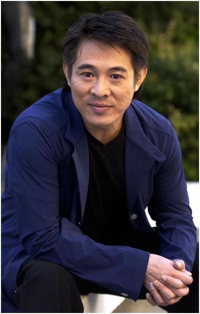 最近向佐因为婚事被多方关注，他和李连杰还是师徒关系，优秀